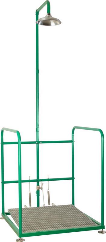 Chuveiro de seguran�a montado em plataforma. 