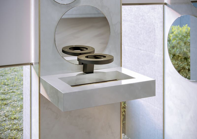 Secador de m�os C/dispensador de sab�o e torneira Concept3 Negra